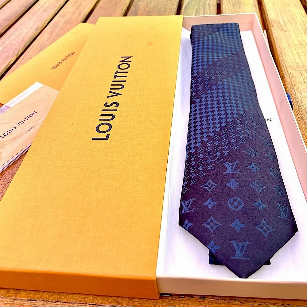 🔥🎁LV SUMMER 26’🎁🔥🆕💯LEGENDARY LOUIS VUITTON ICONIC BLUE MONOGRAM MIX TIE🔥 - Picture 3 of 15